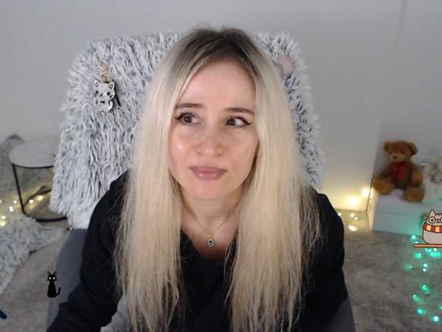 xyliganka777 live cam on BongaCams