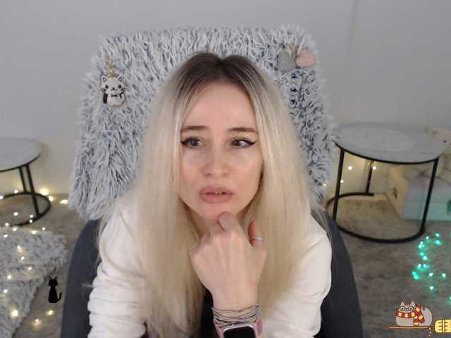 xyliganka777 live cam on BongaCams