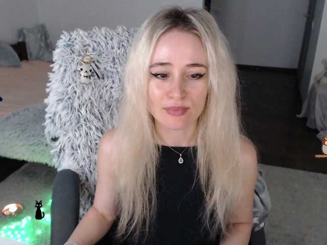xyliganka777 live cam on BongaCams