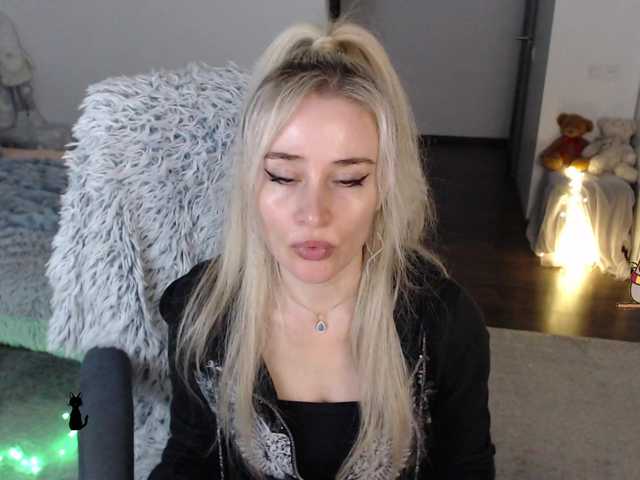 xyliganka777's BongaCams show and profile