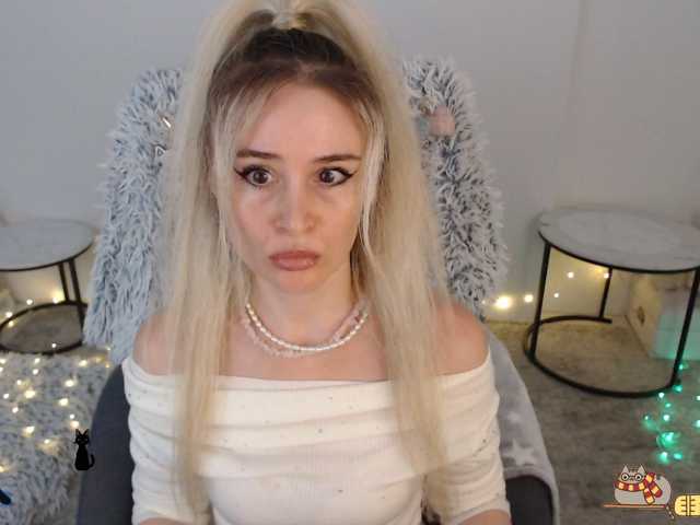 xyliganka777 live cam on BongaCams