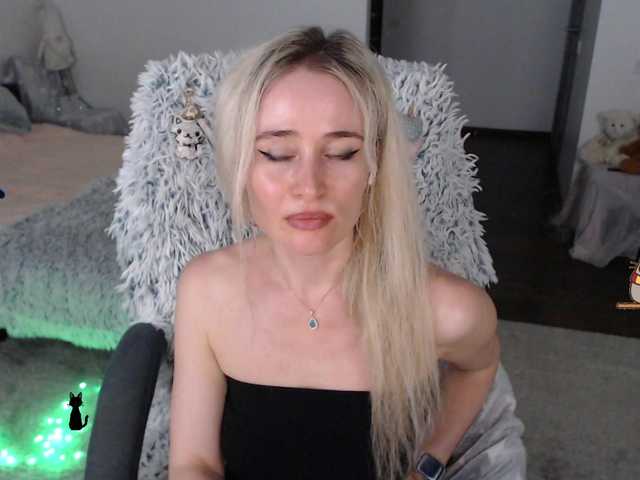 xyliganka777 live cam on BongaCams