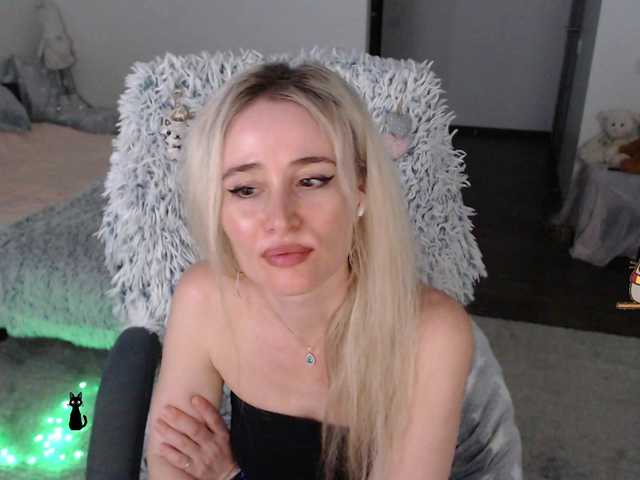 xyliganka777 live cam on BongaCams