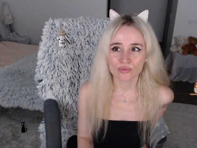 xyliganka777 live cam on BongaCams