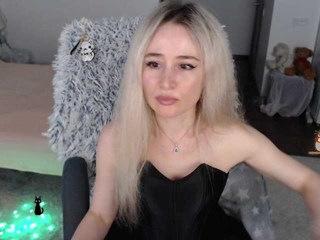 xyliganka777 live cam on BongaCams