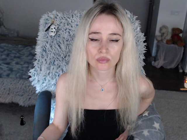xyliganka777 live cam on BongaCams
