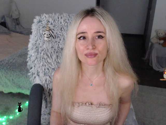 xyliganka777 live cam on BongaCams