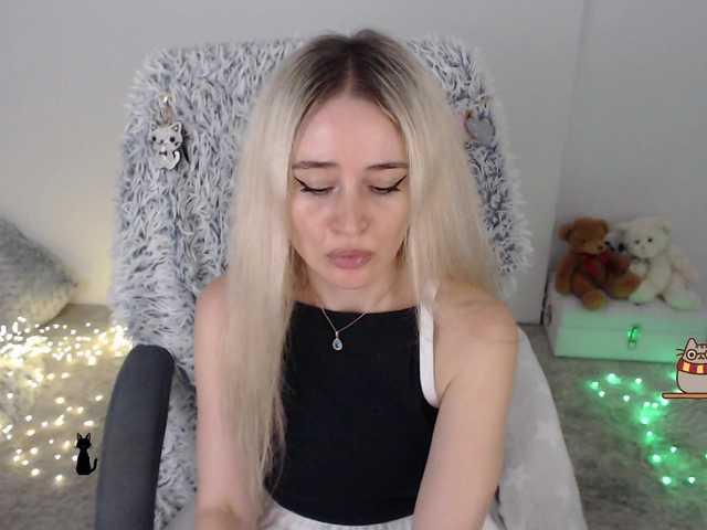 xyliganka777 live cam on BongaCams