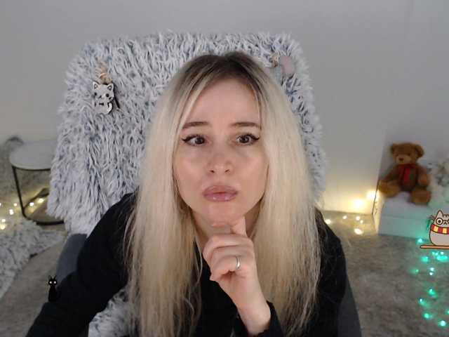 xyliganka777 live cam on BongaCams