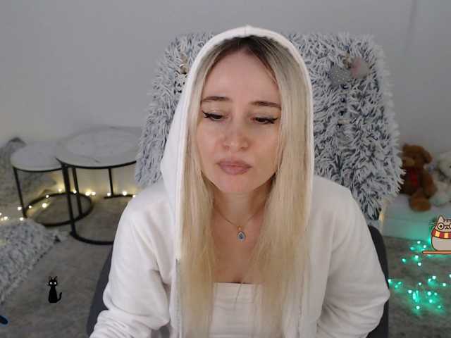 xyliganka777 live cam on BongaCams