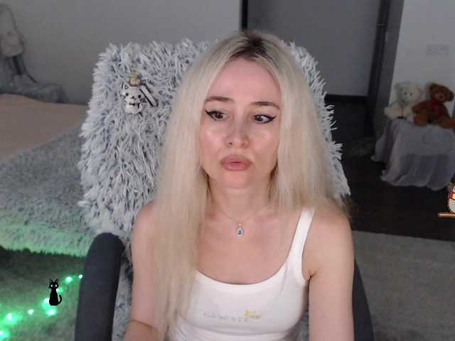 xyliganka777 live cam on BongaCams