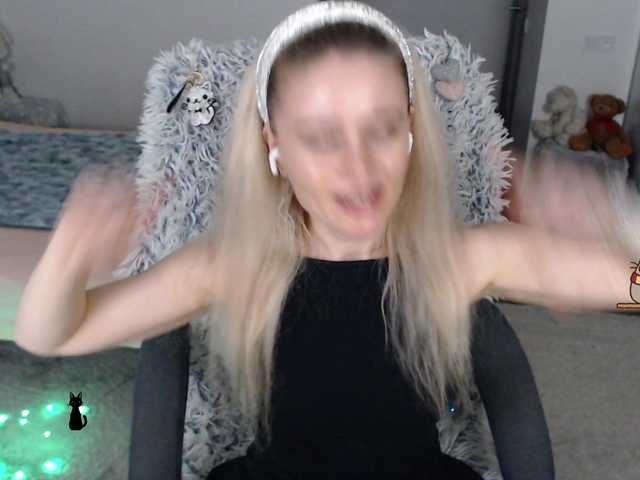 xyliganka777 live cam on BongaCams