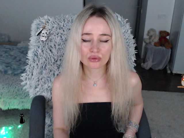 xyliganka777 live cam on BongaCams