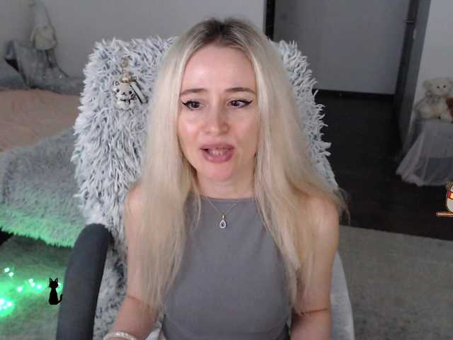 xyliganka777 live cam on BongaCams