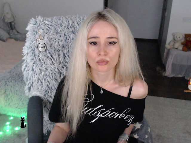 xyliganka777 live cam on BongaCams