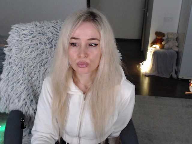 xyliganka777's BongaCams show and profile