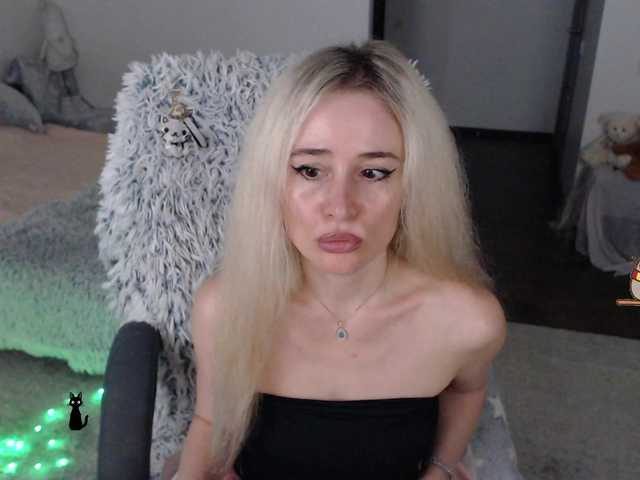 xyliganka777 live cam on BongaCams