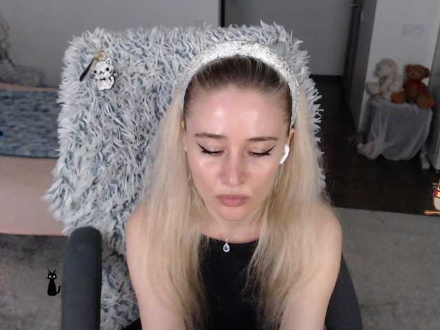 xyliganka777 live cam on BongaCams