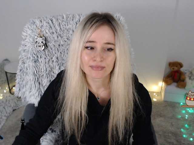 xyliganka777 live cam on BongaCams