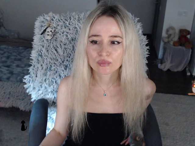 xyliganka777 live cam on BongaCams