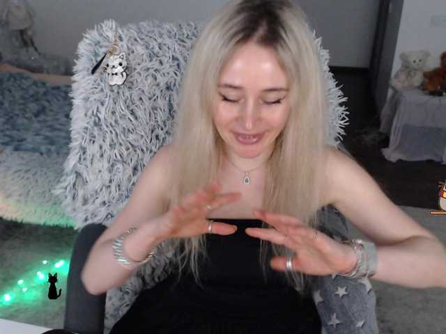 xyliganka777 live cam on BongaCams