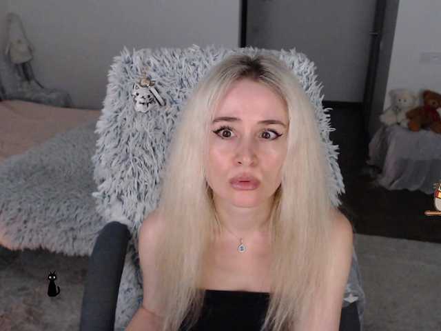 xyliganka777 live cam on BongaCams