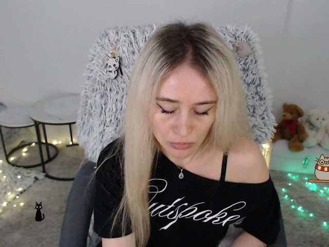 xyliganka777 live cam on BongaCams