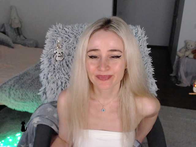 xyliganka777 live cam on BongaCams