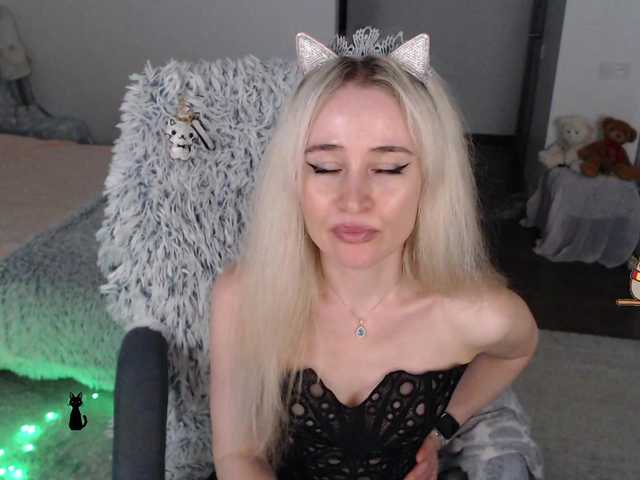 xyliganka777 live webcam show