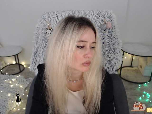 xyliganka777 live cam on BongaCams