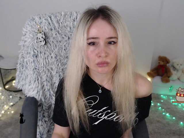 xyliganka777 live cam on BongaCams
