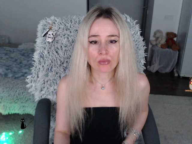 xyliganka777 live cam on BongaCams