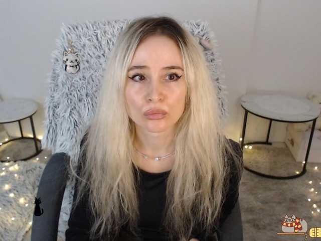 xyliganka777 live cam on BongaCams