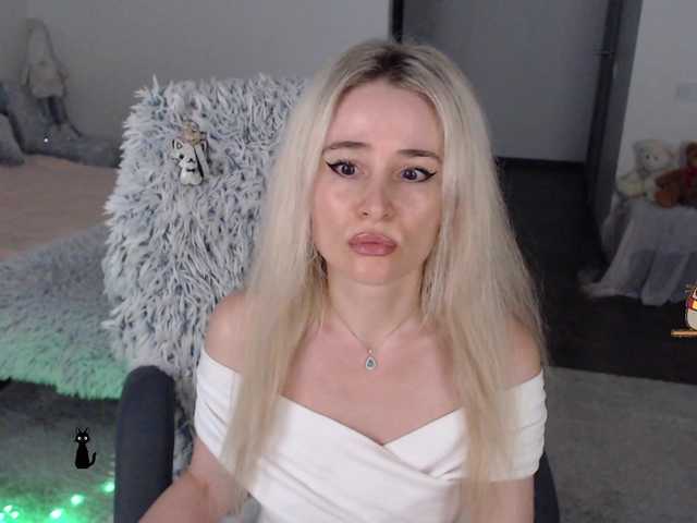 xyliganka777 live cam on BongaCams
