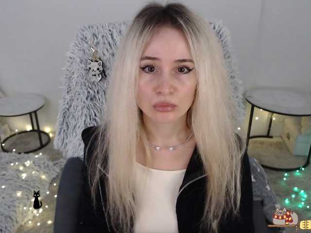 xyliganka777 live cam on BongaCams