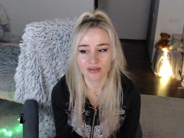 xyliganka777's BongaCams show and profile