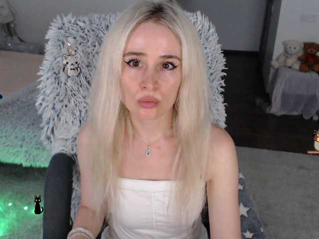 xyliganka777 live cam on BongaCams