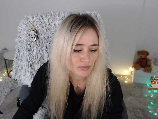 xyliganka777 live cam on BongaCams