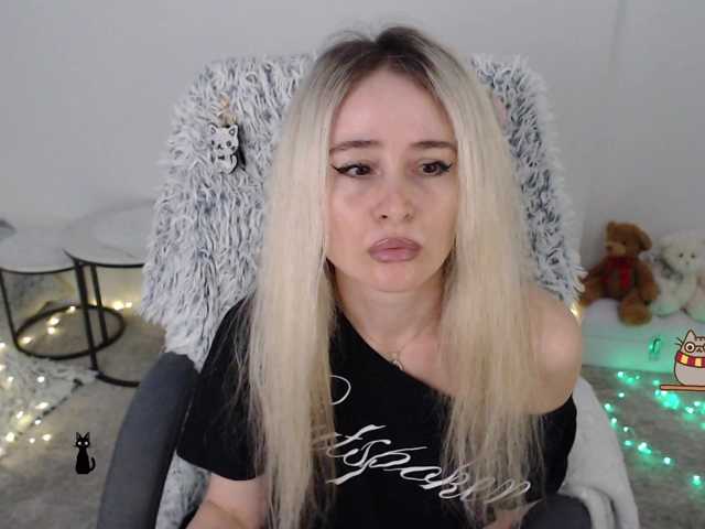 xyliganka777 live cam on BongaCams