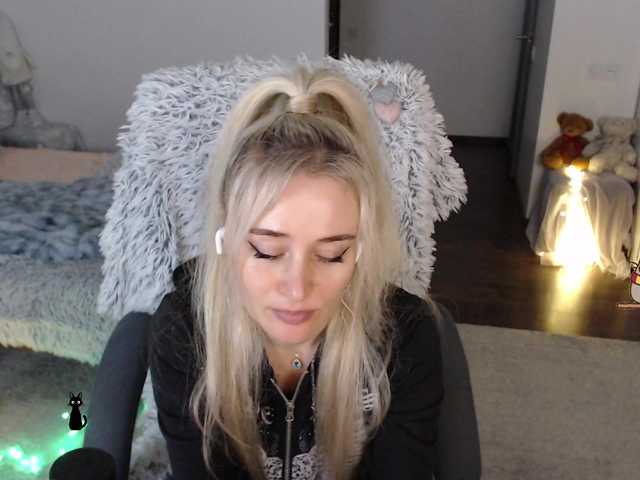 xyliganka777's BongaCams show and profile