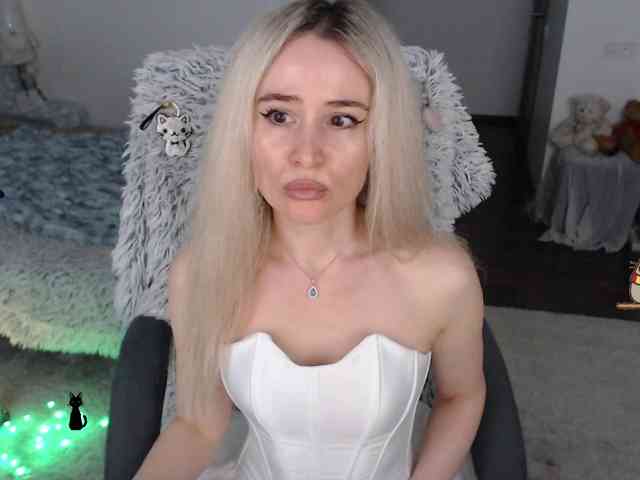 xyliganka777 Live Webcam on BongaCams