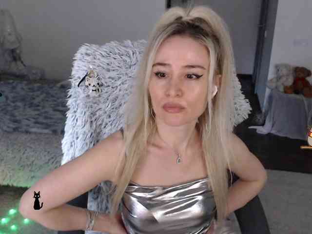 xyliganka777 Live Webcam on BongaCams