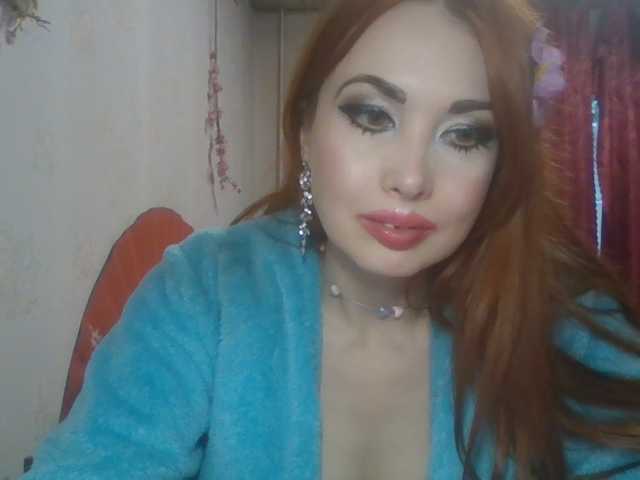 alanaastra, en vivo ahora en BongaCams