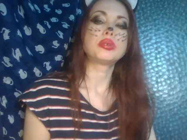 Ce modèle est en direct maintenant. alanaastra