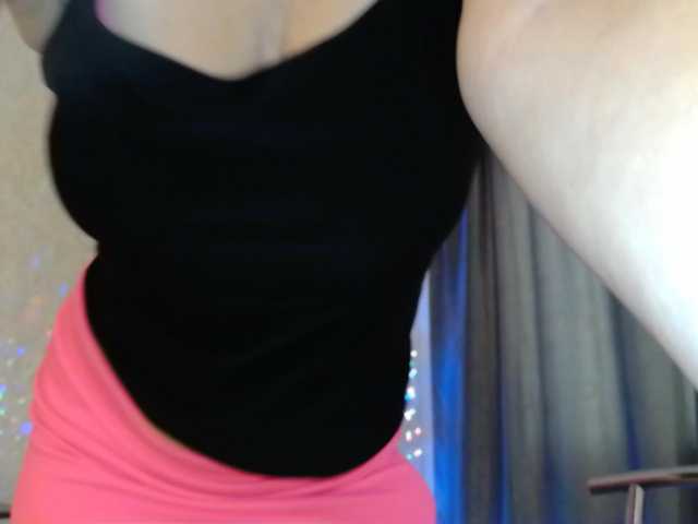 Elenaza1001 live cam on BongaCams