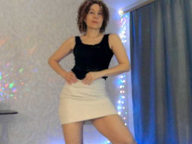 Elenaza1001 live cam on BongaCams