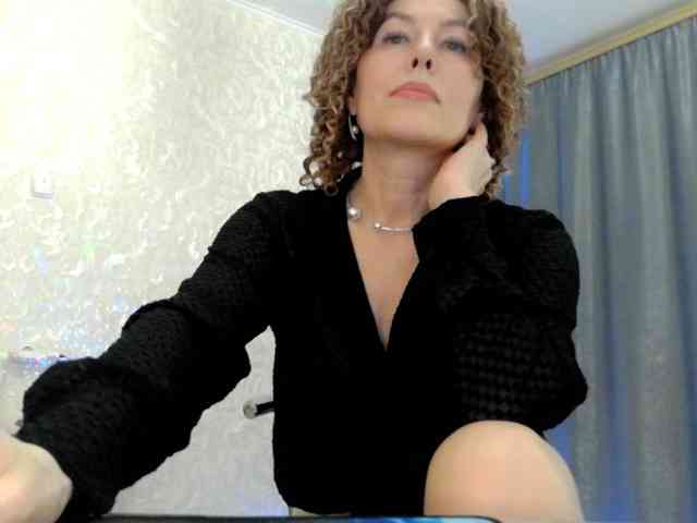 Elenaza1001 Live Webcam on BongaCams