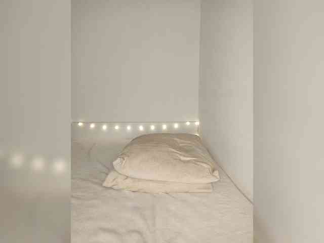 LaraMoon webcam