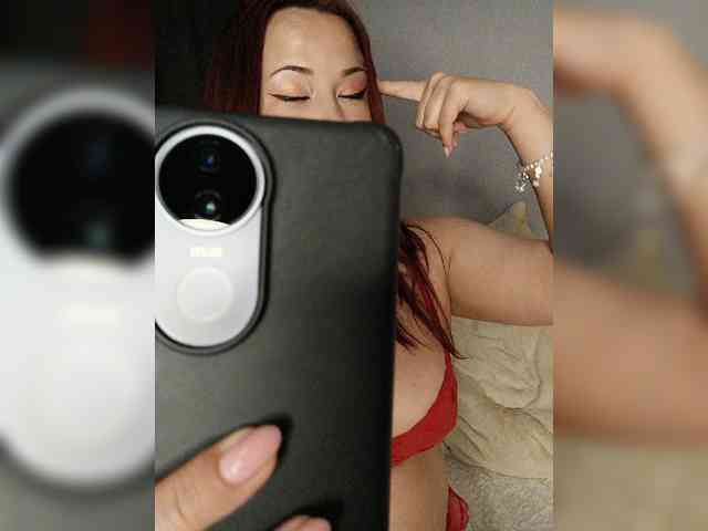 LaraMoon webcam