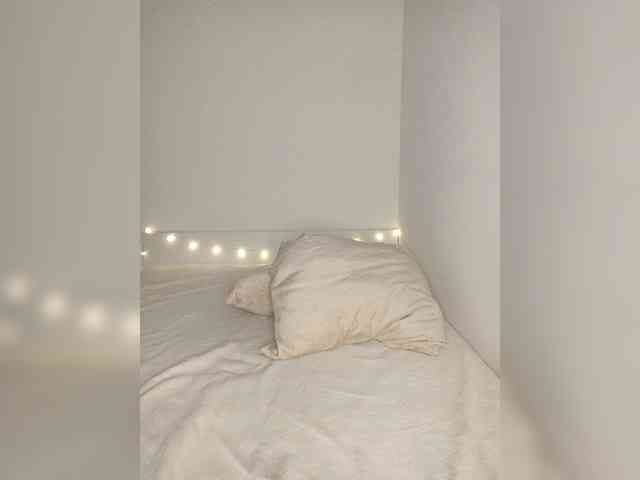 LaraMoon webcam